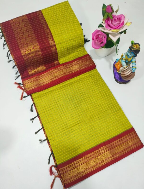 Checked Kalyani cotton saree/Lata Gadwal Paithani