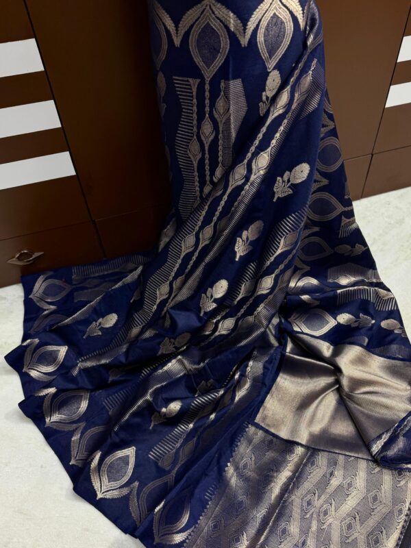 Nayanthara Inspired Warm Silk Saree