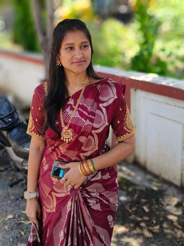 Nayanthara Inspired Warm Silk Saree