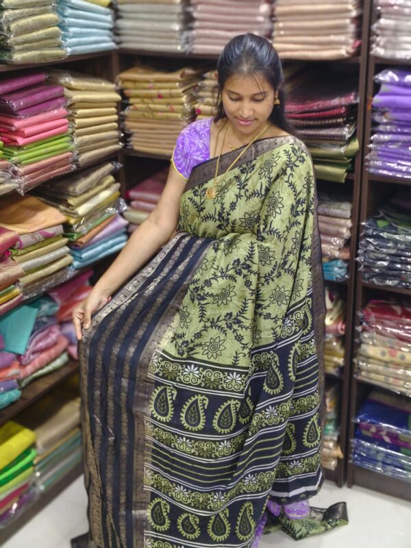 Dola Silk with Jacquard Border
