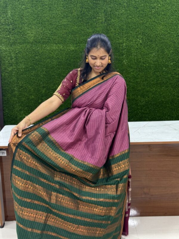 Checked Kalyani cotton saree/Lata Gadwal Paithani