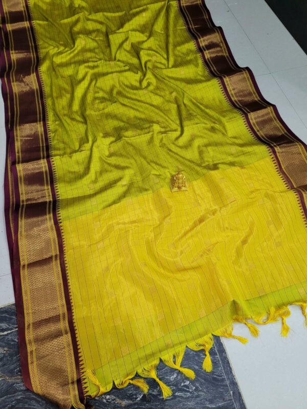 Pongal Gifting Sarees: Authentic mahwswari Checks silk Sarees