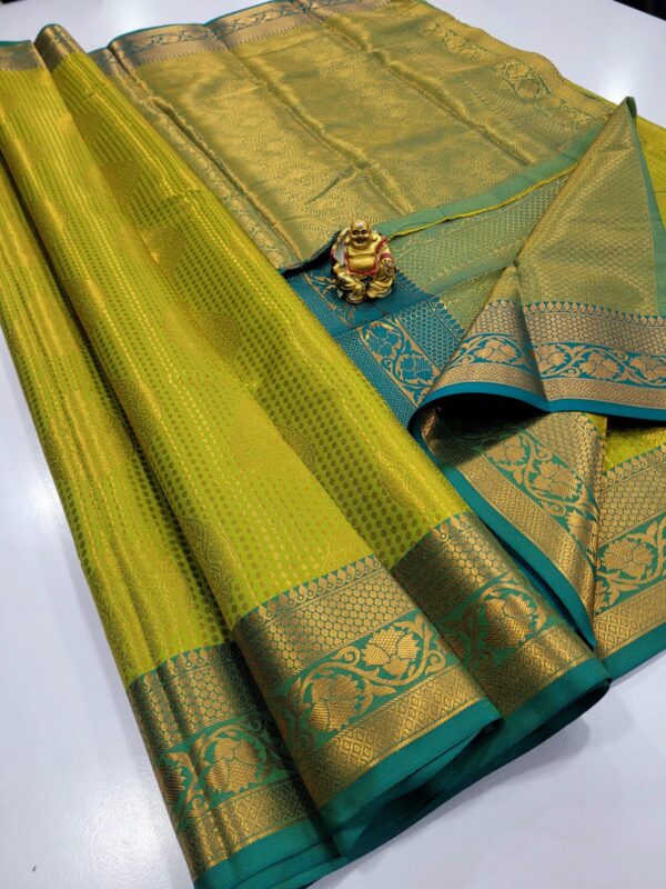 VAIRAM : Elite Vairaoosi Pattu Sarees