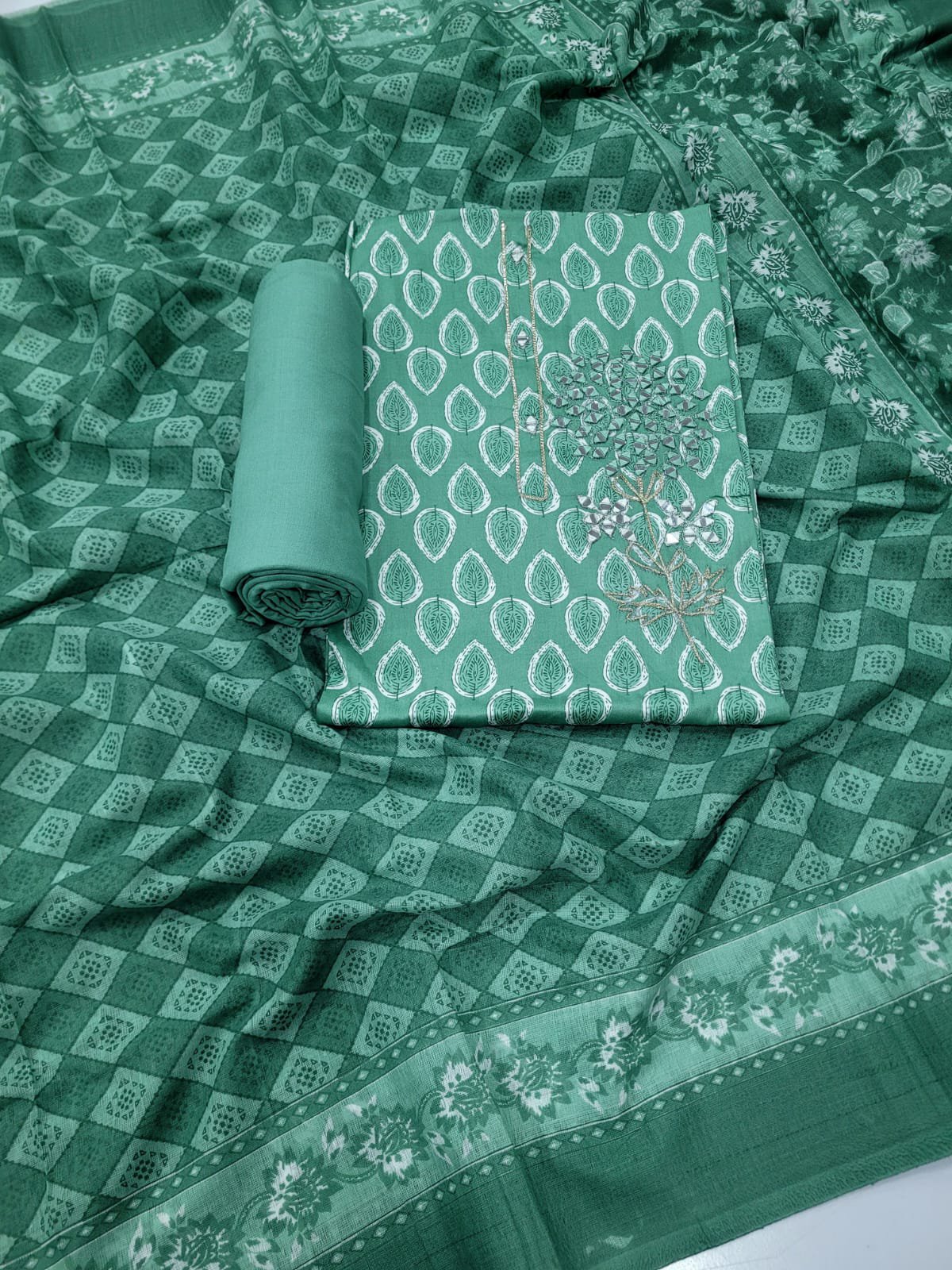 2026/01/1000488389.jpg Branded Cotton Salwar Materials (Unstitched 3pcs) - Image 1