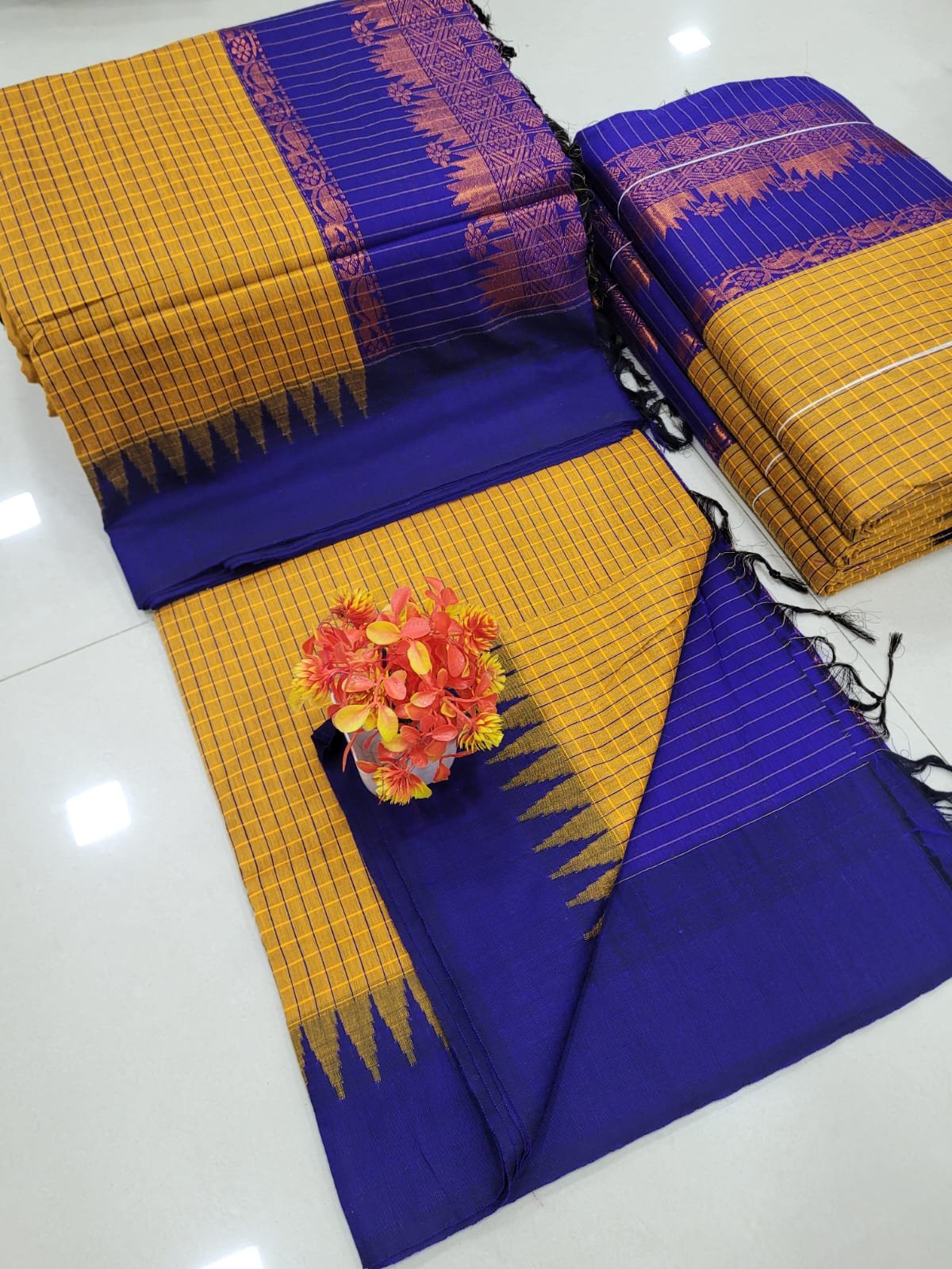 2026/01/1005163573-1.jpg Checked Kalyani cotton saree/Lata Gadwal Paithani - Image 1