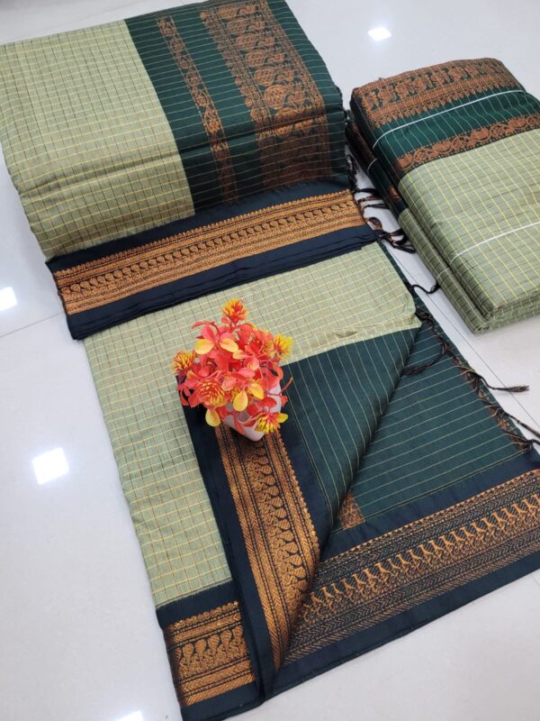 Checked Kalyani cotton saree/Lata Gadwal Paithani