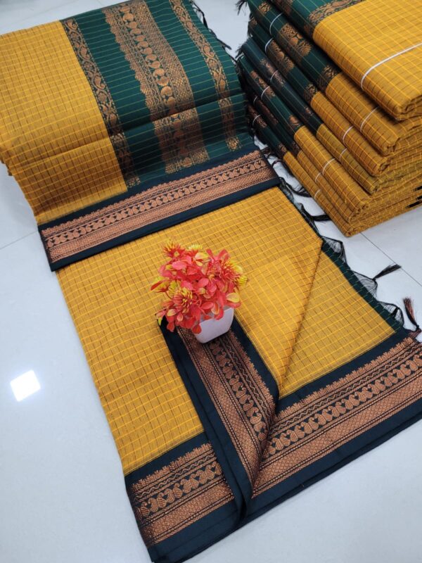 Checked Kalyani cotton saree/Lata Gadwal Paithani