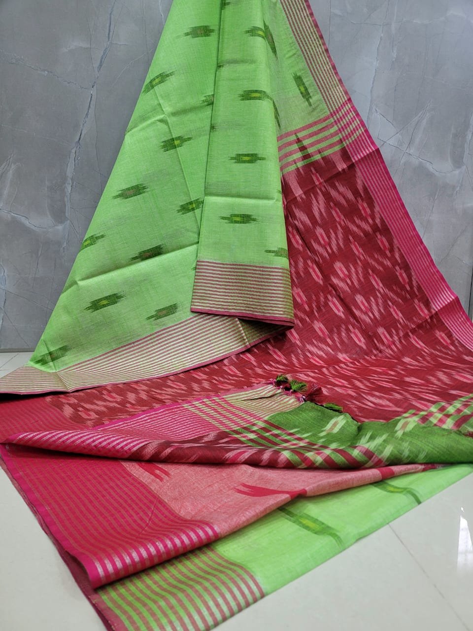2026/01/1005163684.jpg IKKAT LINEN COTTON SAREES - Image 1