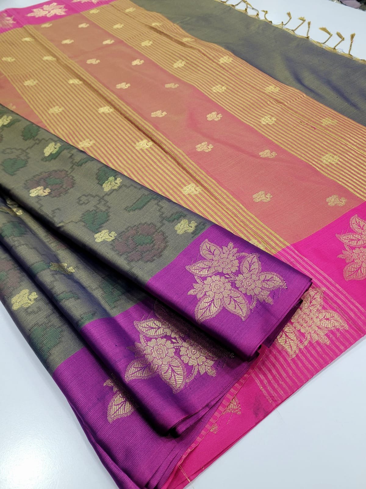2026/01/1005168795.jpg Elite Pochampally Softsilk Sarees - Image 1