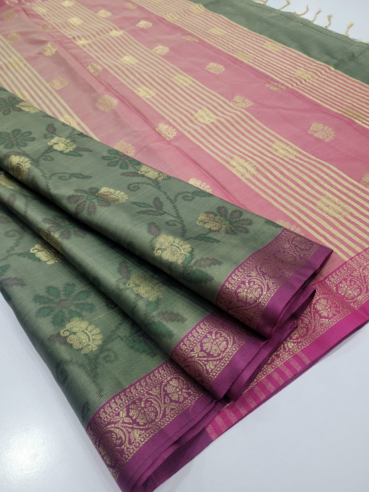 2026/01/1005168844.jpg Elite Pochampally Softsilk Sarees - Image 1