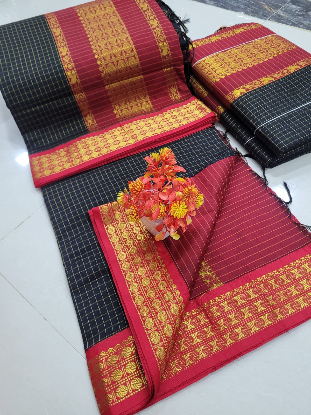 2026/02/1005177453.jpg Checked Kalyani cotton saree/Lata Gadwal Paithani - Image 1