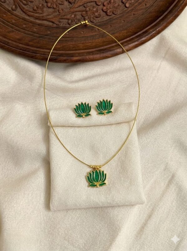 Premium & Designer Wear Neck Piece with Earring Set ( 1 set )
