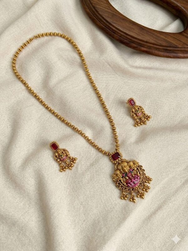 Premium & Designer Wear Neck Piece with Earring Set