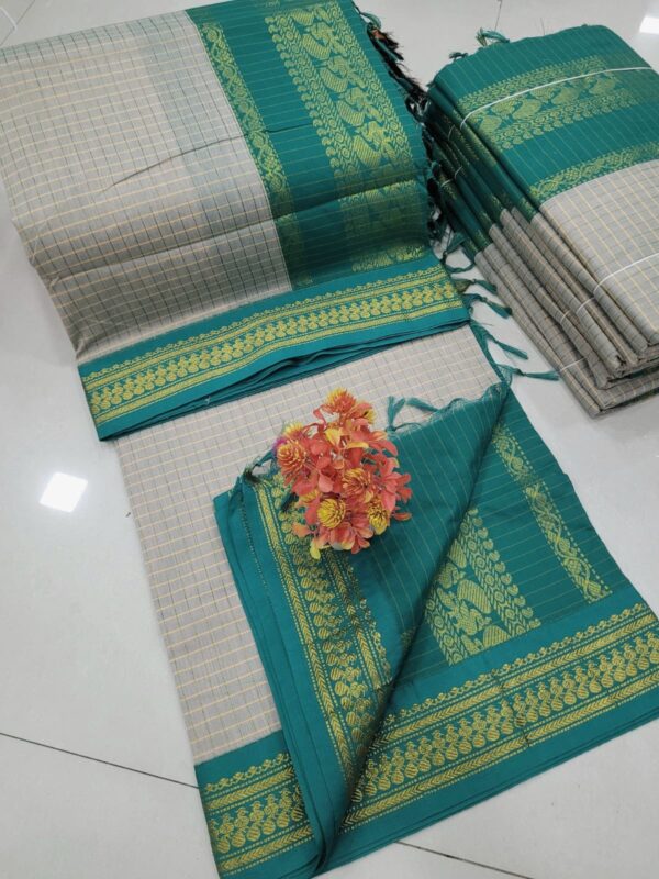 Checked Kalyani cotton saree/Lata Gadwal Paithani