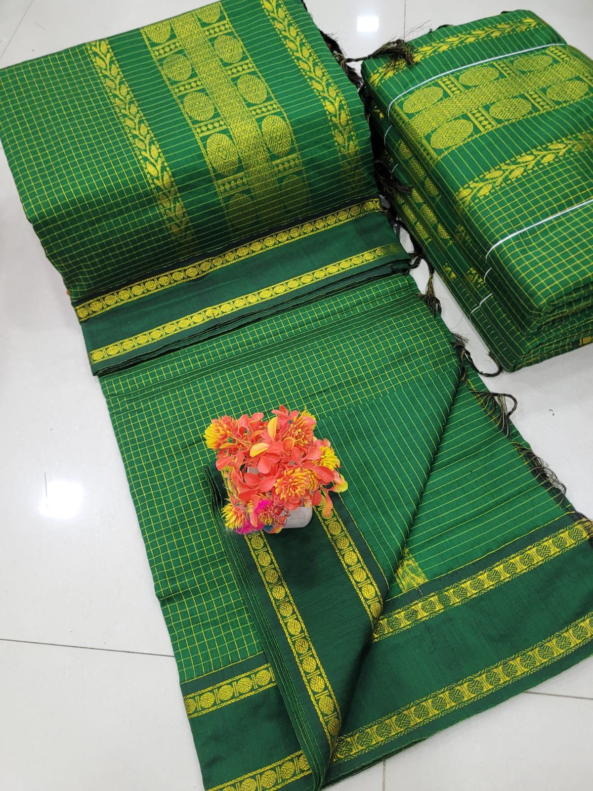2026/05/1005210029.jpg Checked Kalyani cotton saree/Lata Gadwal Paithani - Image 1