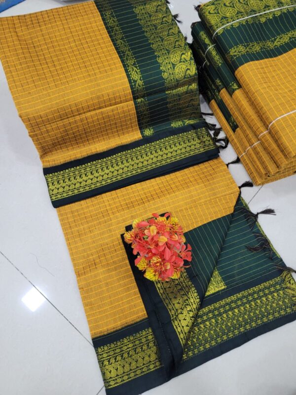 Checked Kalyani cotton saree/Lata Gadwal Paithani