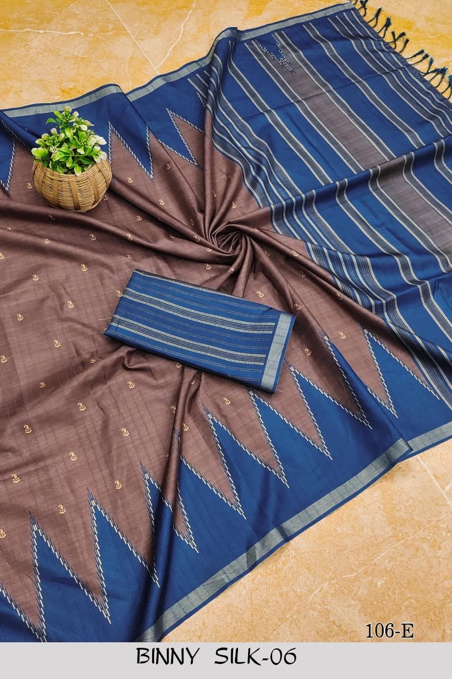 1005103913.jpg Tussar Silk Sarees - Image 1