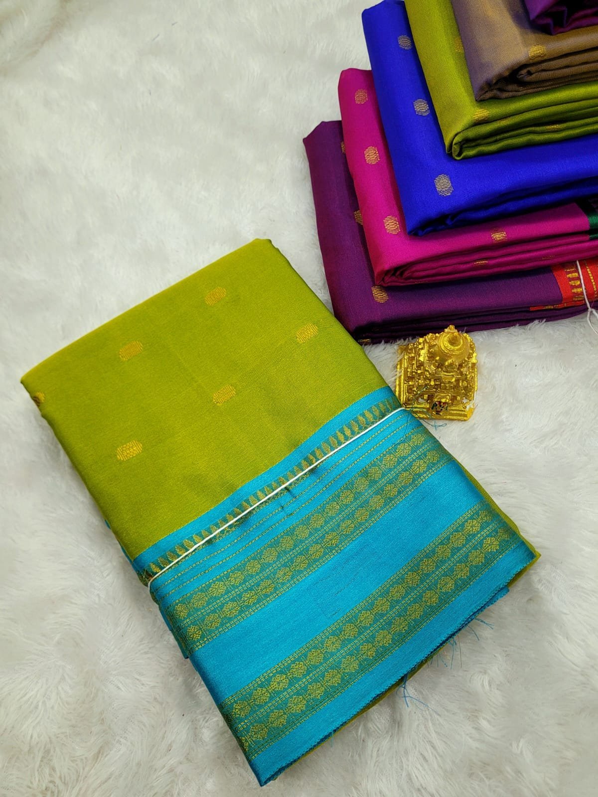 2026/07/1005234895.jpg Premium Aarna Soft Silk Saree - Image 1