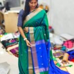 Vaibavam : Elite Kanchi Soft Silk- Peacock Green Dual Tone