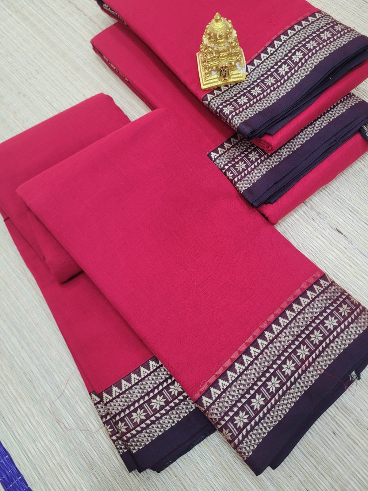 WhatsApp Image 2026-08-28 at 12.26.14 PM (2) Authentic Narayanpet Cotton Sarees ( Small Border ) - Image 1